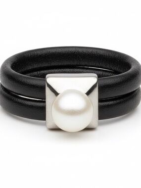 Womens‎ Band Black Leather Ring Brand New